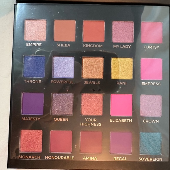 Eloise “The Queen” New and Unused Eyeshadow Palette - Picture 3 of 4